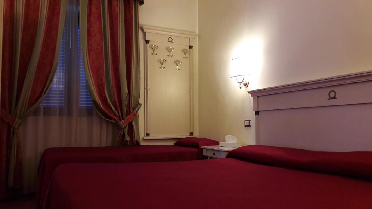 Hotel Quadrifoglio By Mancini Roma Exterior foto