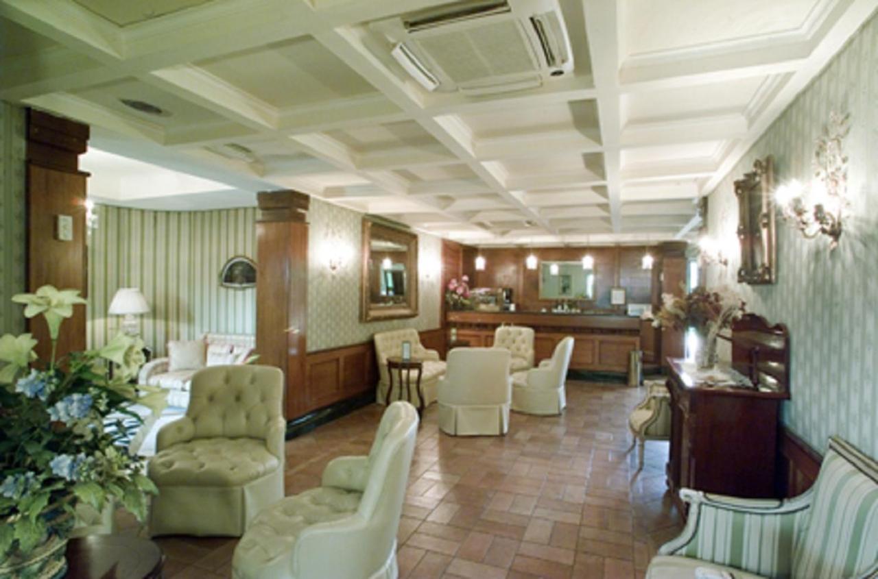 Hotel Quadrifoglio By Mancini Roma Exterior foto